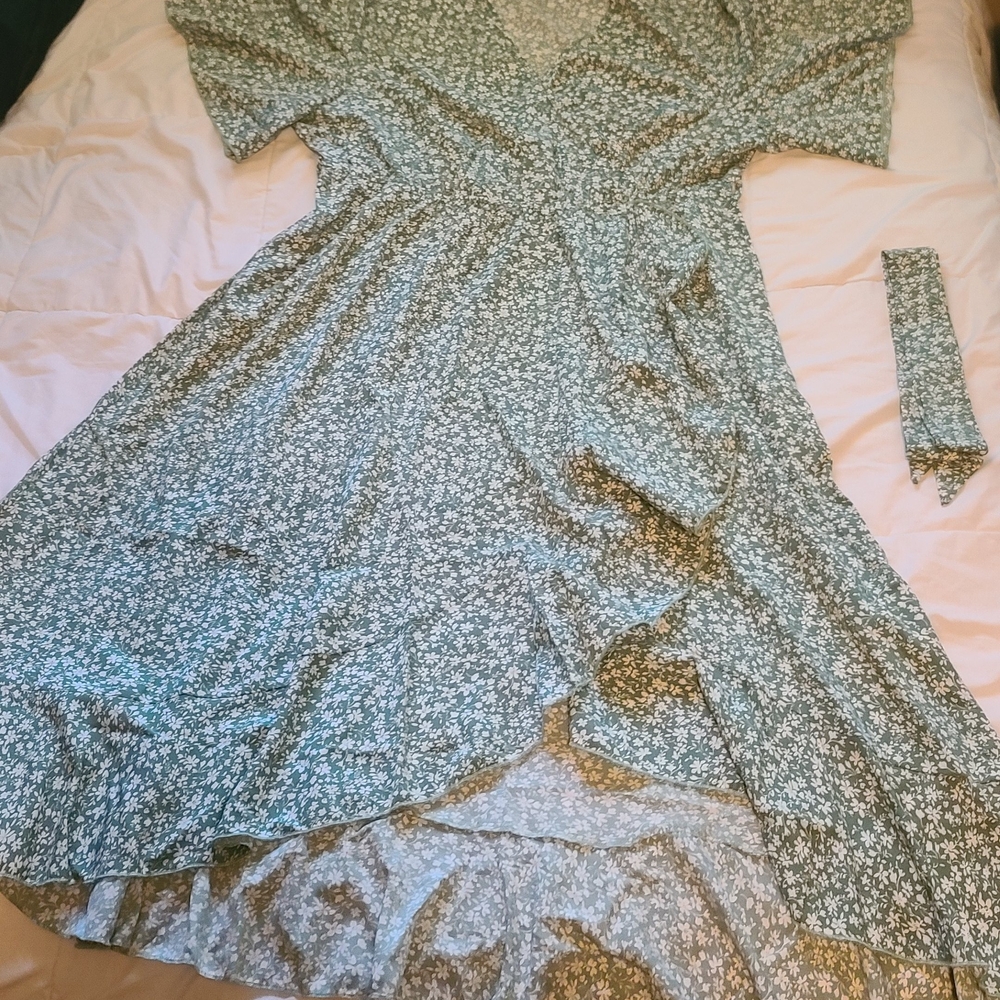 Green Asymmetrical Ruffled Sundress - Picture 2 of 7